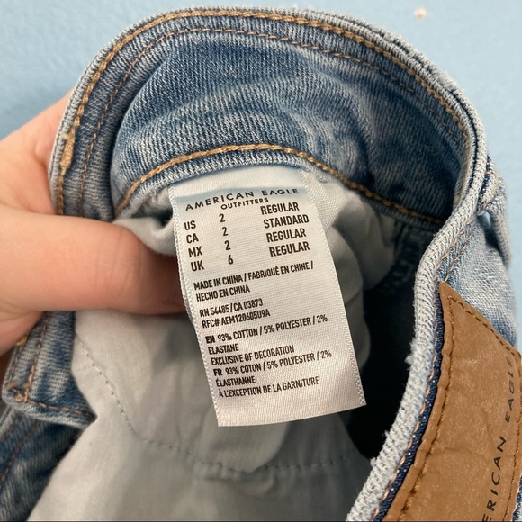 American Eagle Button Denim Circle Mini Skirt - Size 2 - Light Wash - Picture 12 of 13